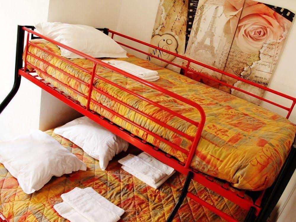 Untalented Hotel - Villette ปารีส ภายนอก รูปภาพ